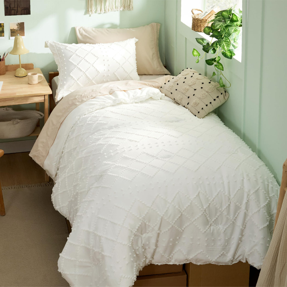 Bedsure Boho Tufted White Twin XL Comforter Set, Farmhouse-Style Bedding
