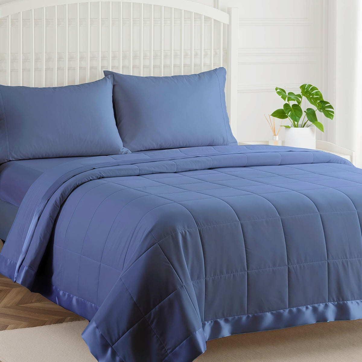 COMFLIVE King Down Alternative Blanket - Lightweight Satin Trim, Charcoal