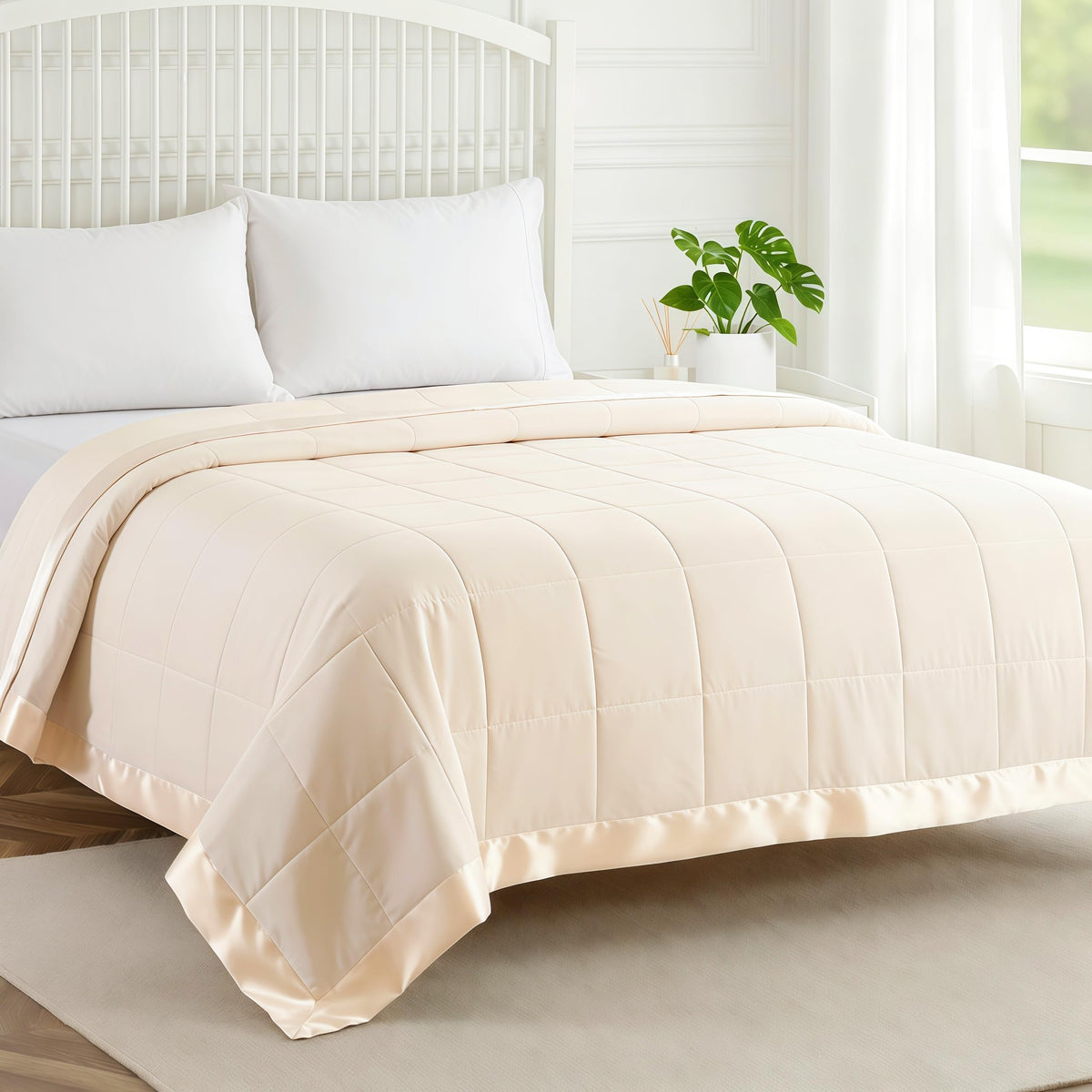 COMFLIVE King Down Alternative Blanket - Lightweight Satin Trim, Charcoal