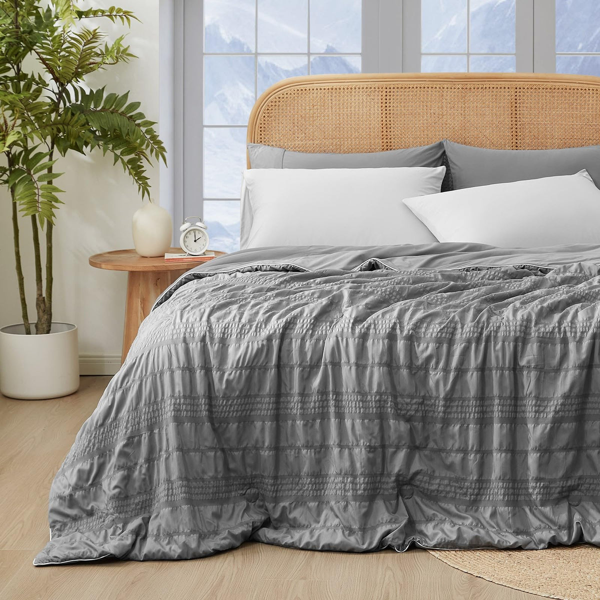 Cozy Bliss Seersucker Cooling Comforter Queen Size, Q-Max 0.45 Reversible Lightweight Cooling Blanket, Breathable Silk Smooth Summer Bedding Quilt for Hot Sleepers Night Sweats Dark Grey