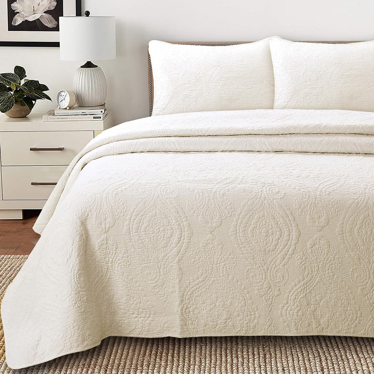 Cozy Line Home Fashions 100% Cotton Victorian Medallion Solid White Matelasse Embossed Bedding Quilt Set, Reversible Lightweight Bedspread, Coverlet for All Season (Blantyre - White, Twin - 2 Piece)