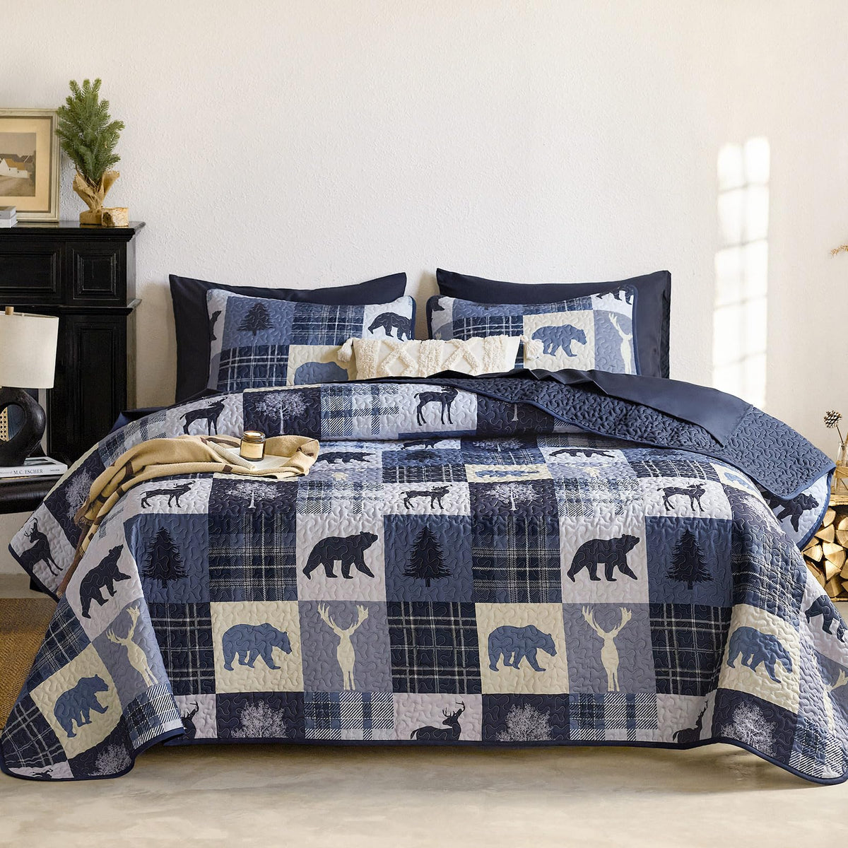 Wake In Cloud - Rustic Quilt Set, Cabin Lodge Christmas Bear Moose Deer Wildlife Western Patchwork Country, Reversible Lightweight Bedspread Coverlet, 3 Pieces, Green Brown, Twin/Twin XL Size