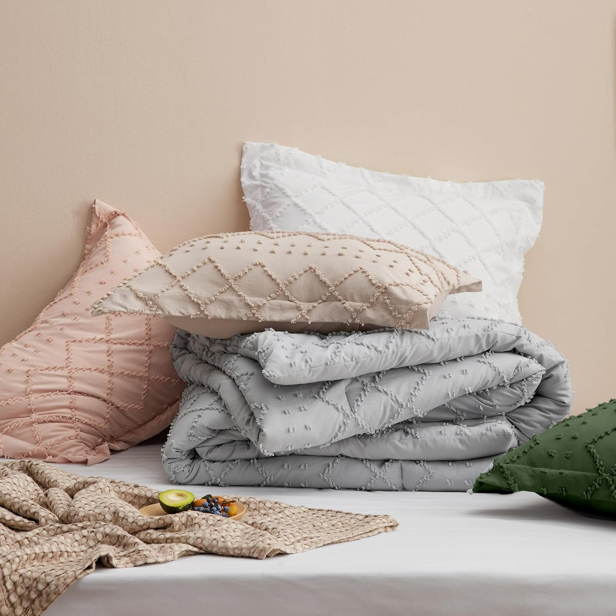 Bedsure Boho Tufted White Twin XL Comforter Set, Farmhouse-Style Bedding