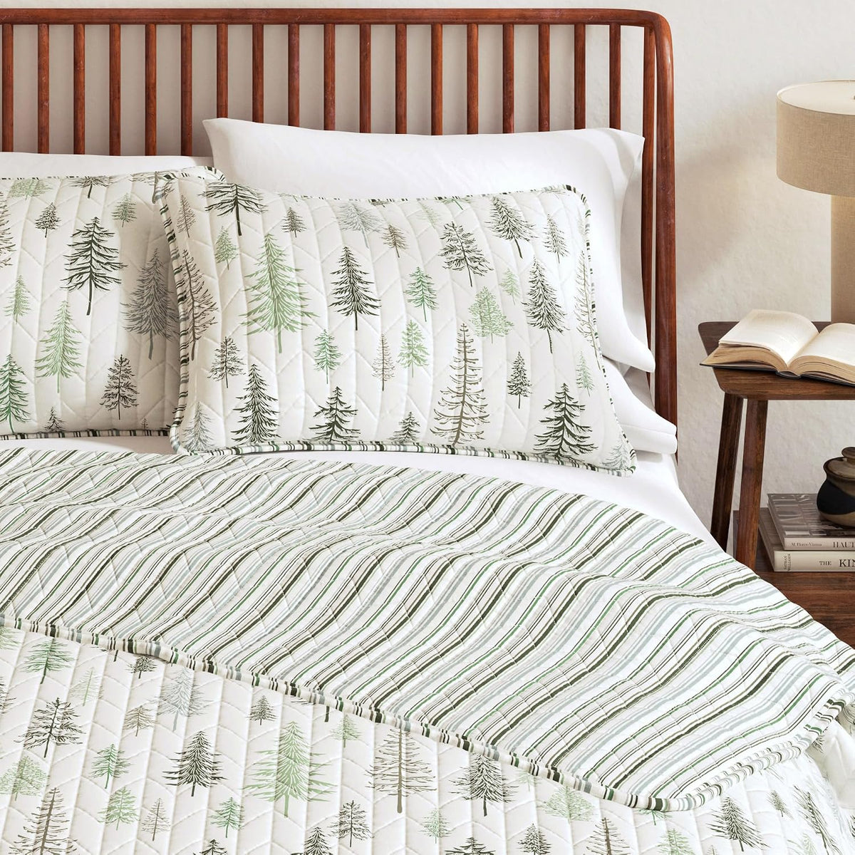 Great Bay Home Lodge Quilt Set - 2-Piece Twin/Twin XL Size Rustic Bedding Set - Lightweight, All-Season, Reversible Bedspread (Lodge Trees)
