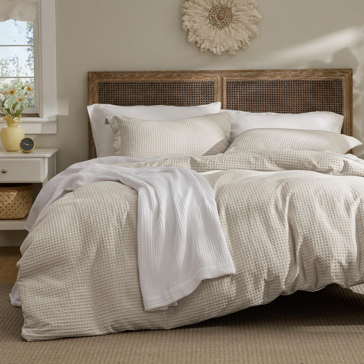 Bedsure Textured Duvet Cover King Size, Soft & Breathable Comforter Cover for All Season, 3 Pieces Wrinkle-Resistant Zipper Bedding with 8 Corner Ties, Olive Green