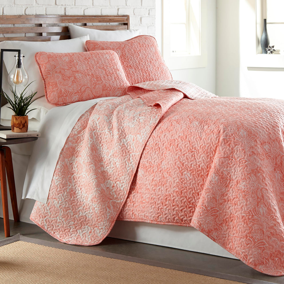 Queen Quilt Bedding Set with 2 Matching Quilted Pillow Shams, Natural Beige
