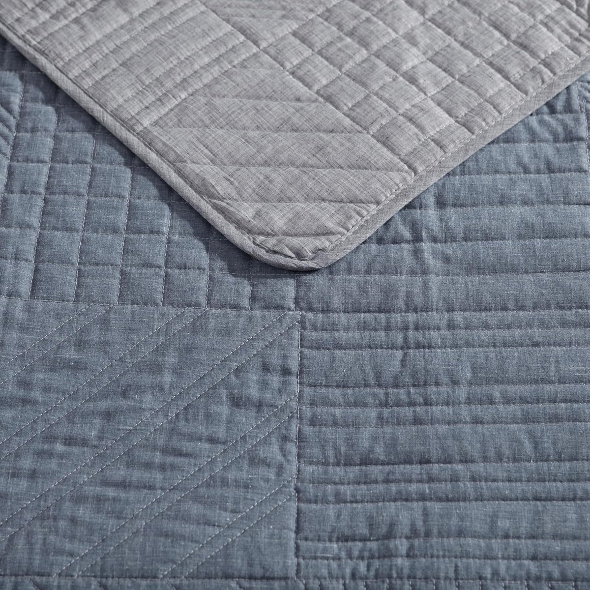 Eddie Bauer - Twin Reversible 100% Cotton Quilt Set with Coordinating Sham