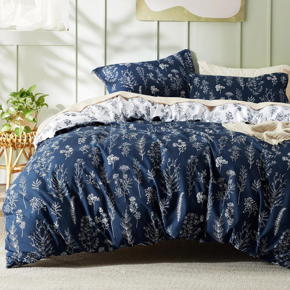 Bedsure Duvet Cover Queen Size - Reversible Green Queen Duvet Cover Set with Zipper Closure, 3 Pieces Floral Patterned Bedding Set with 8 Corner Ties and 2 Pillow Shams
