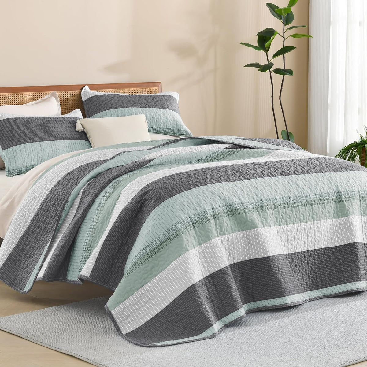 Litanika Queen Size Quilt, 3 Pcs Black and White Stripe Bedding Set