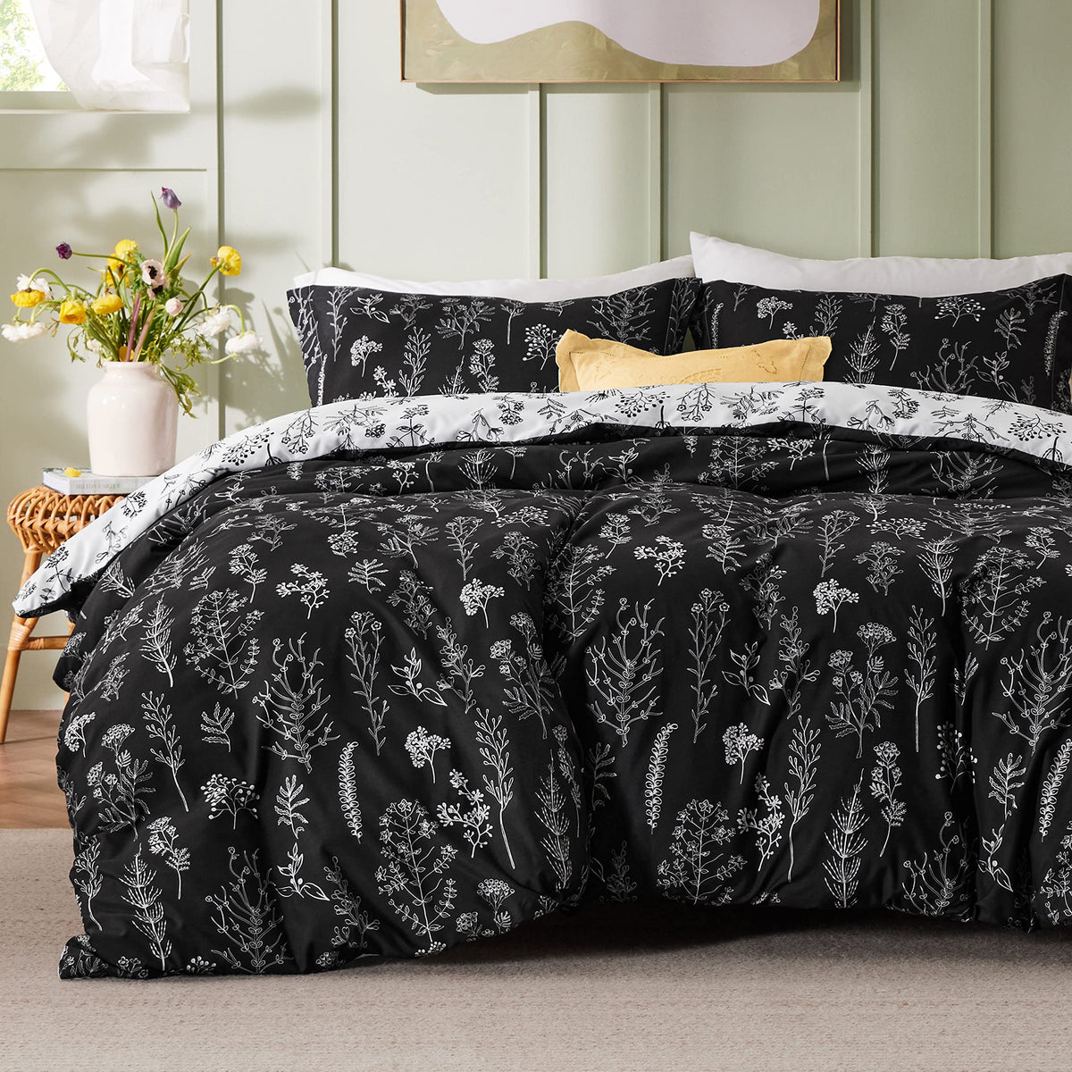 Bedsure Floral Comforter Set Cute Bedding Set Twin/Twin XL Reversible Black