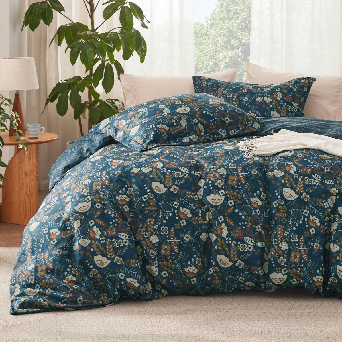 Bedsure Duvet Cover Queen Size - Reversible Cute Floral Duvet Cover Set with Zipper Closure, 3 Pieces White Bedding Set with 8 Corner Ties and 2 Pillow Shams 20"x26"