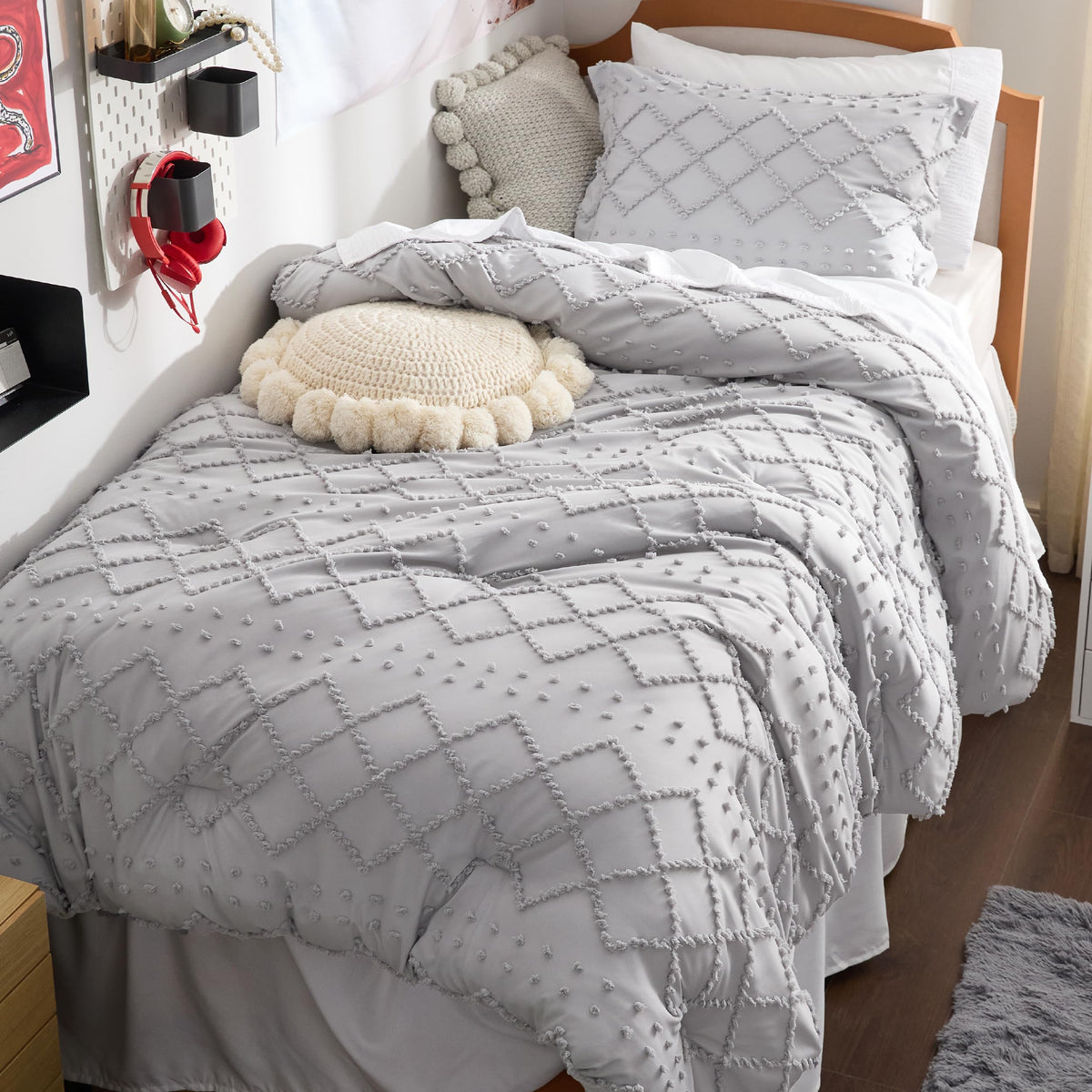 Bedsure Boho Tufted White Twin XL Comforter Set, Farmhouse-Style Bedding