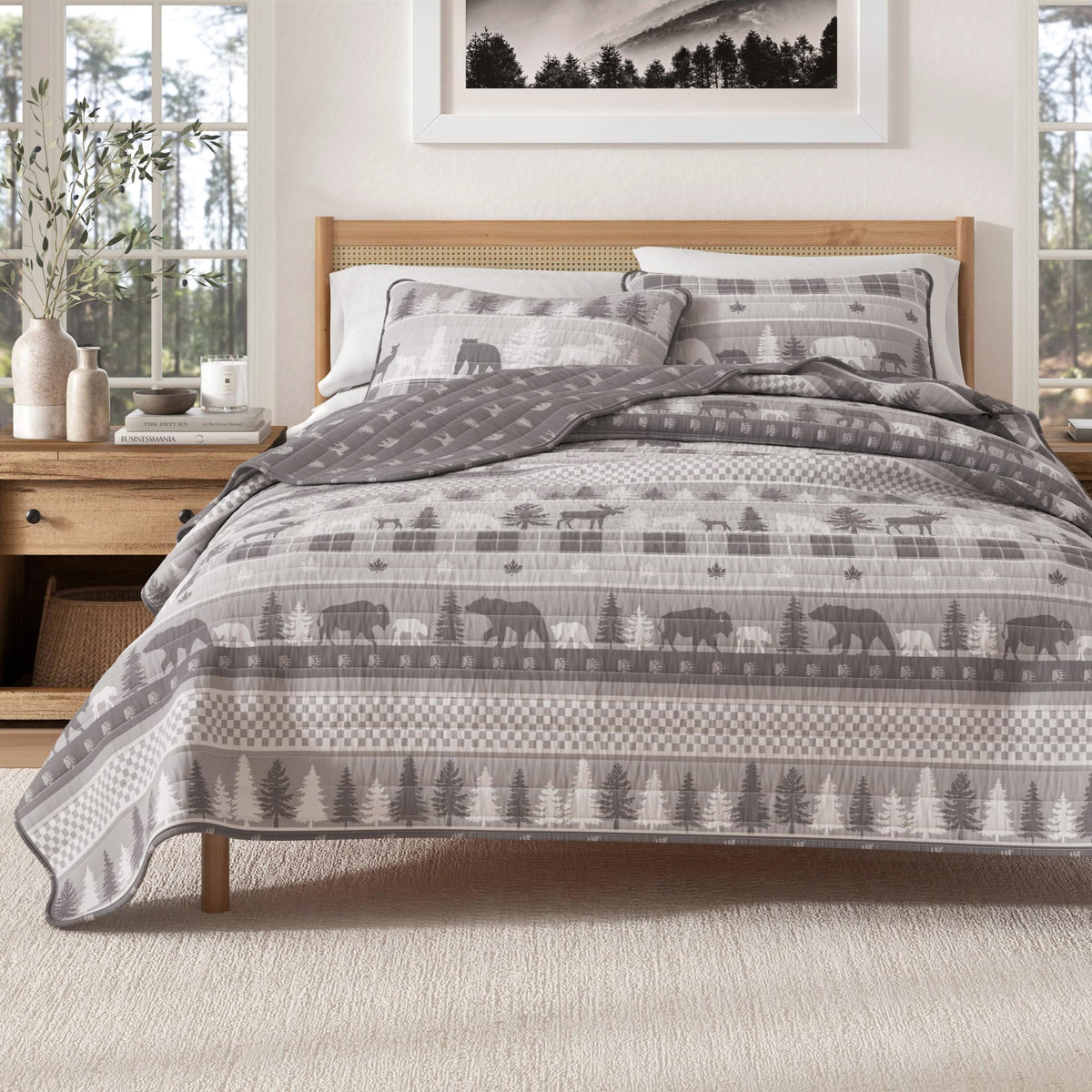 Great Bay Home Lodge Quilt Set - 2-Piece Twin/Twin XL Size Rustic Bedding Set - Lightweight, All-Season, Reversible Bedspread (Lodge Trees)