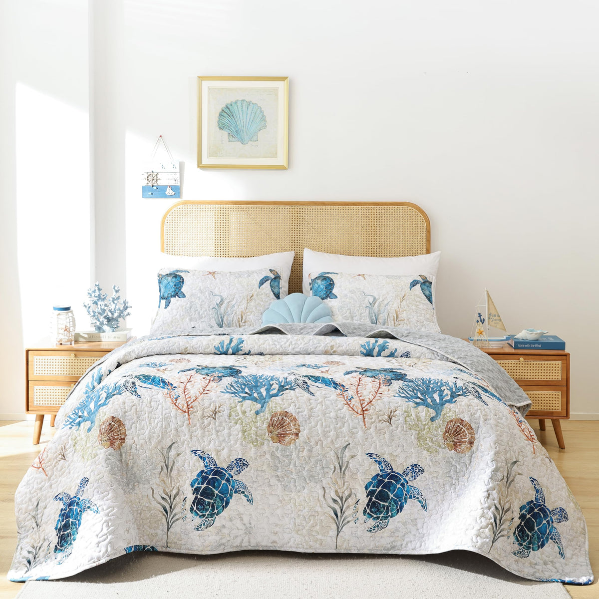 weigelia Coastal Quilt Twin Size, Sea Turtle Lightweight Summer Bedding