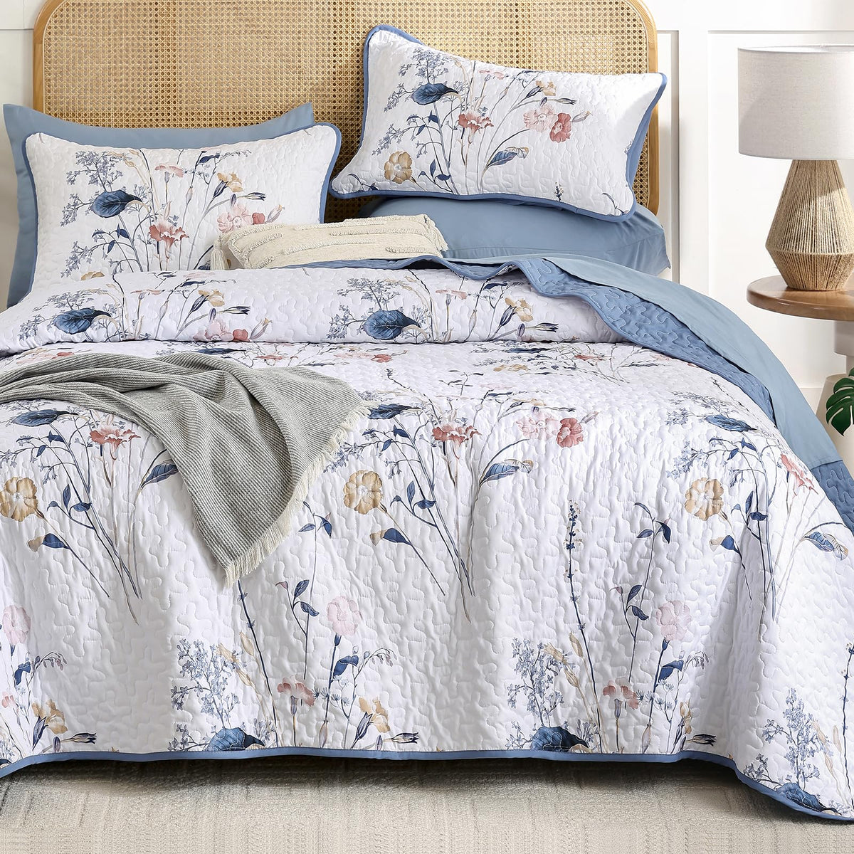 WONGS BEDDING Floral Blue Quilt Set King, 3Pcs Botanical Bedding Set