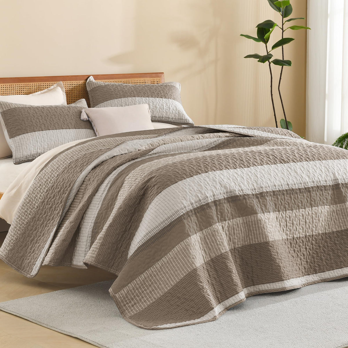 Litanika Queen Size Quilt, 3 Pcs Black and White Stripe Bedding Set