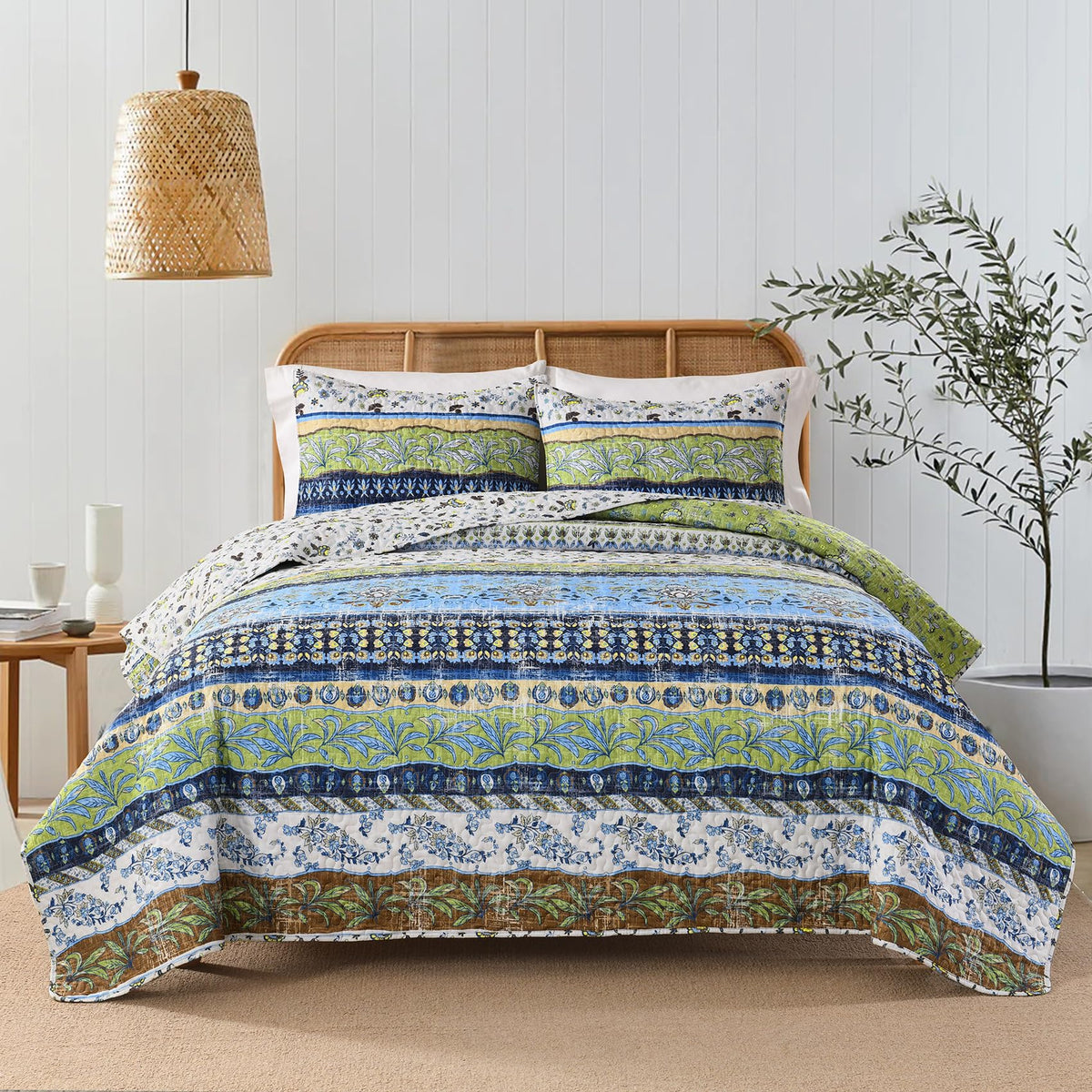 Boho Style Queen Quilt Set Reversible Bohemian Floral Strip Quilt Beddding Set, Soft and Lightweight Bedspread for All Season, Full Size Bed Coverlet with 2 Matching Pillow Shams (3 Pieces)
