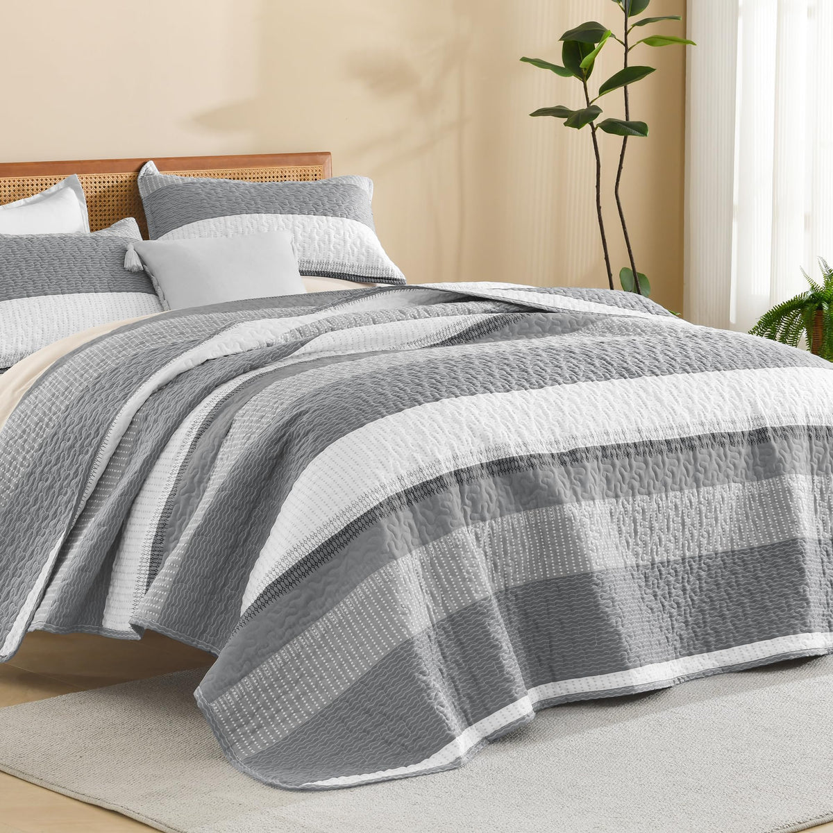 Litanika Queen Size Quilt, 3 Pcs Black and White Stripe Bedding Set