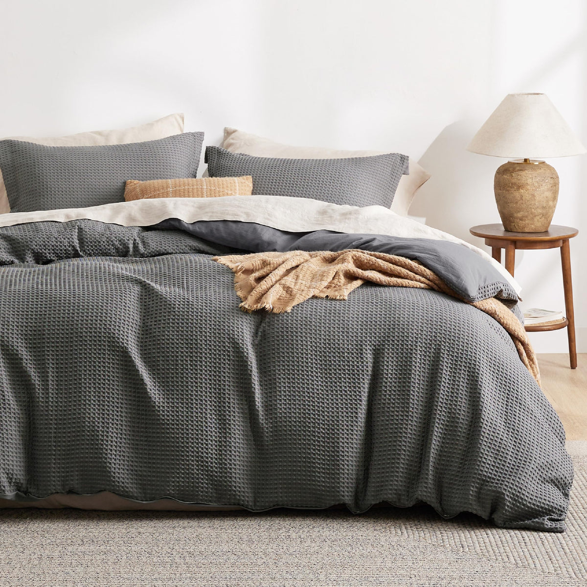Bedsure Textured Duvet Cover King Size, Soft & Breathable Comforter Cover for All Season, 3 Pieces Wrinkle-Resistant Zipper Bedding with 8 Corner Ties, Olive Green