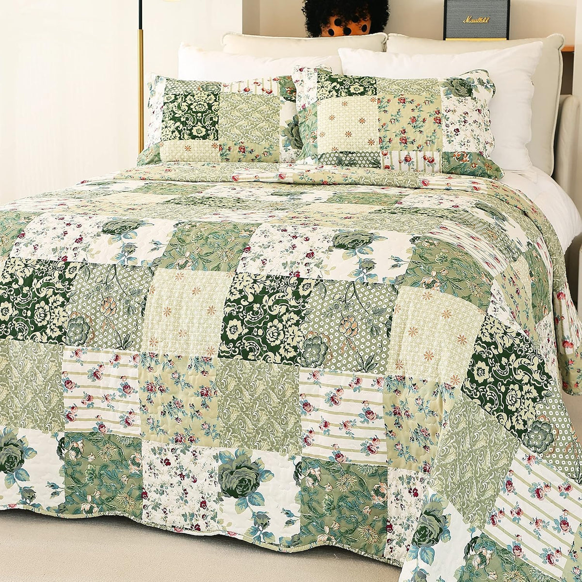 Cmfshape Summer Floral Queen Quilted Bedspread,Romantic Green Quilt Set,Reversible Stitched Bedding Cover All Season,Soft Lightweight Coverlet with Pillow Cases (Green&White, Queen90 x90)