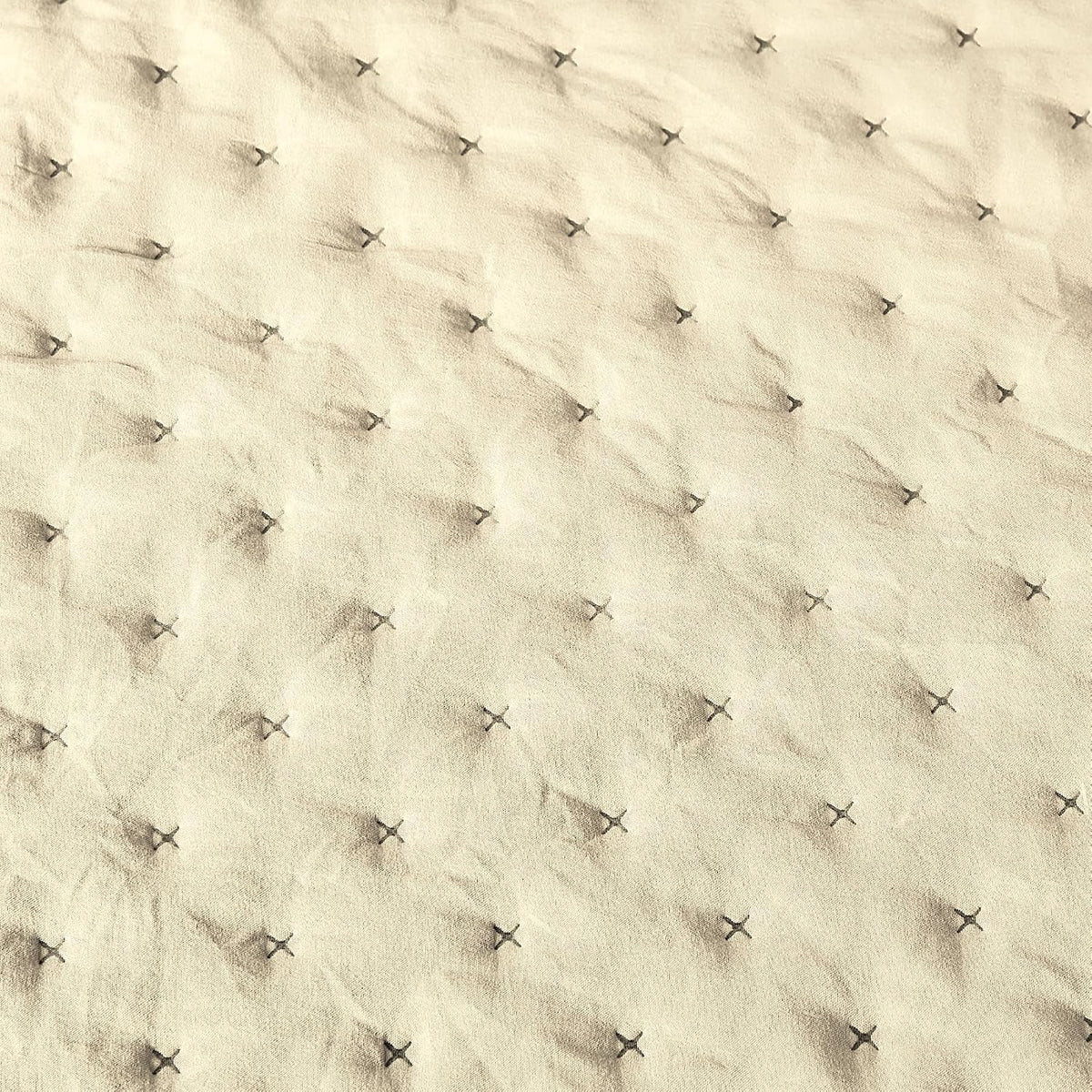 Amazon Basics Brushed Microfiber Quilt Set, Extra Soft with Natural Texture, 2-Piece, Twin/Twin XL, Beige