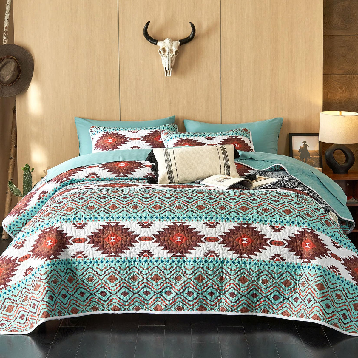 Wake In Cloud - Western Quilt Set, Southwestern Aztec Country Style with Rustic Ranch Vibe, Reversible Lightweight Bedspread Coverlet, 3 Pieces, Beige Brown, Twin/Twin XL Size