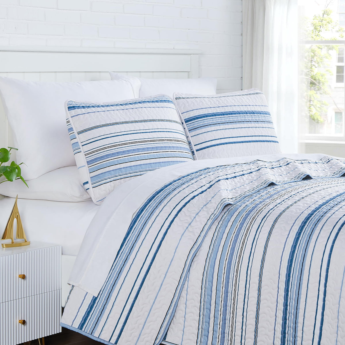 Queen Quilt Bedding Set with 2 Matching Quilted Pillow Shams, Natural Beige
