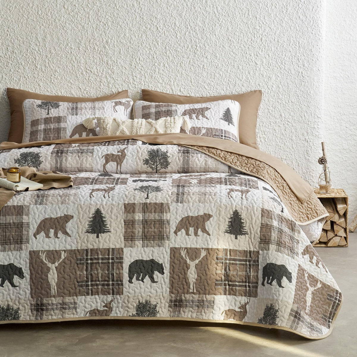 Wake In Cloud - Rustic Quilt Set, Cabin Lodge Christmas Bear Moose Deer Wildlife Western Patchwork Country, Reversible Lightweight Bedspread Coverlet, 3 Pieces, Green Brown, Twin/Twin XL Size