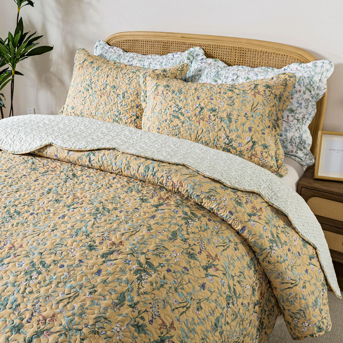 HoneiLife Oversized King Bedspreads 120x120 - Beach Quilt 3 Pieces, Coastal Quilt Sets, California King Quilt, Nautical Bedspreads Ocean Coverlets, Lightweight Bed Cover, Summer Quilts