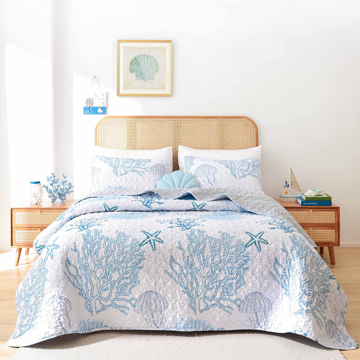 weigelia Coastal Quilt Twin Size, Sea Turtle Lightweight Summer Bedding
