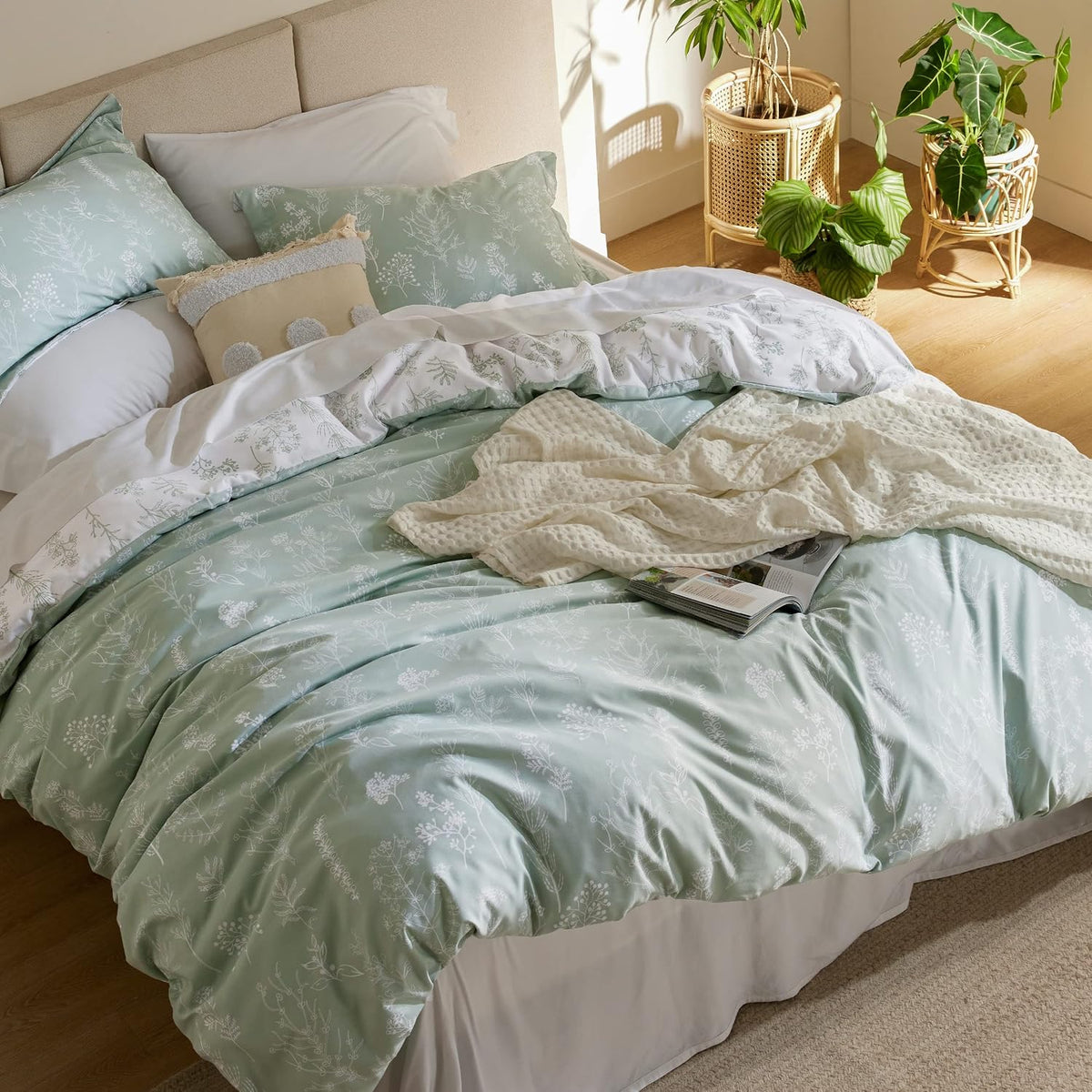 Bedsure Duvet Cover Queen Size - Reversible Green Queen Duvet Cover Set with Zipper Closure, 3 Pieces Floral Patterned Bedding Set with 8 Corner Ties and 2 Pillow Shams