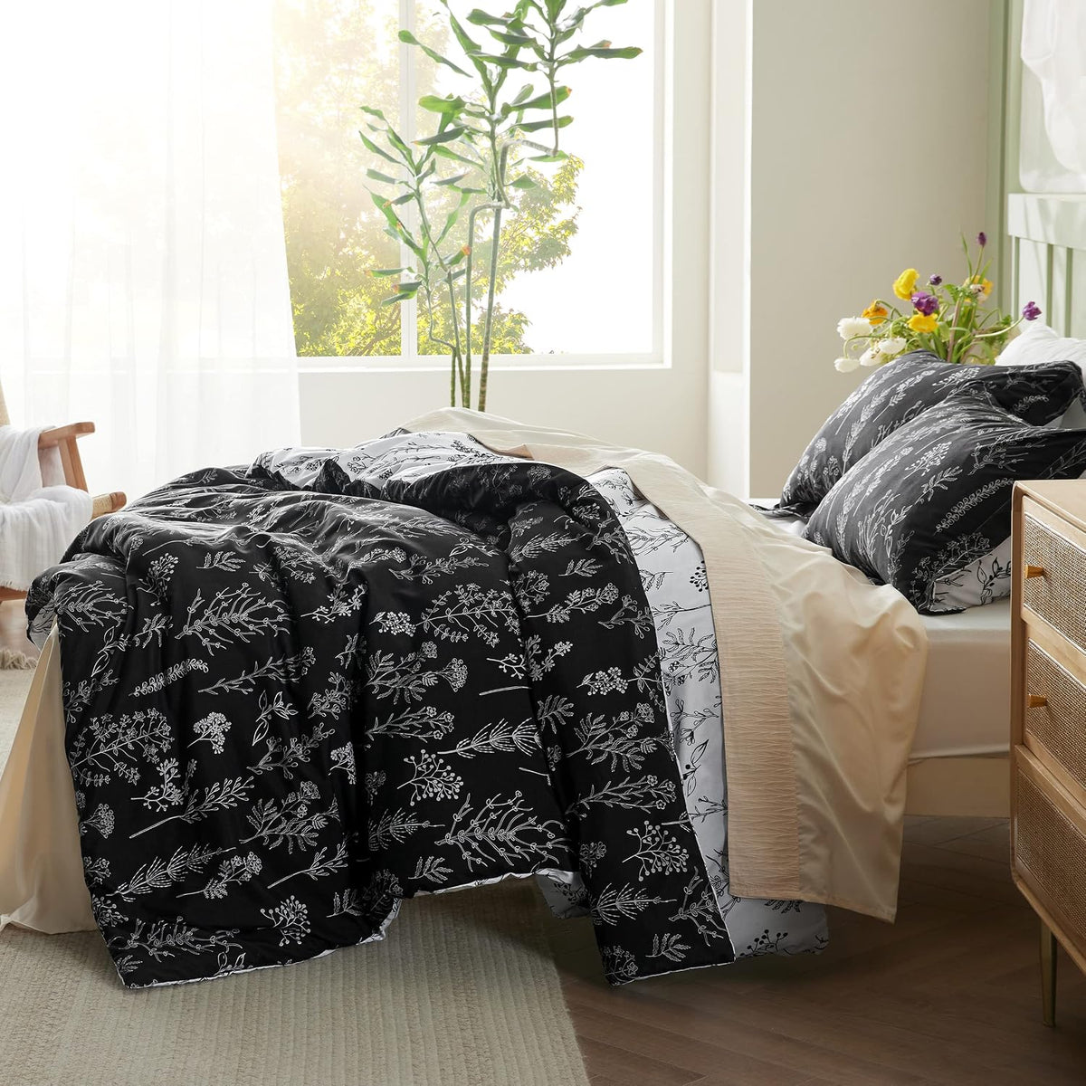 Bedsure Floral Comforter Set Cute Bedding Set Twin/Twin XL Reversible Black