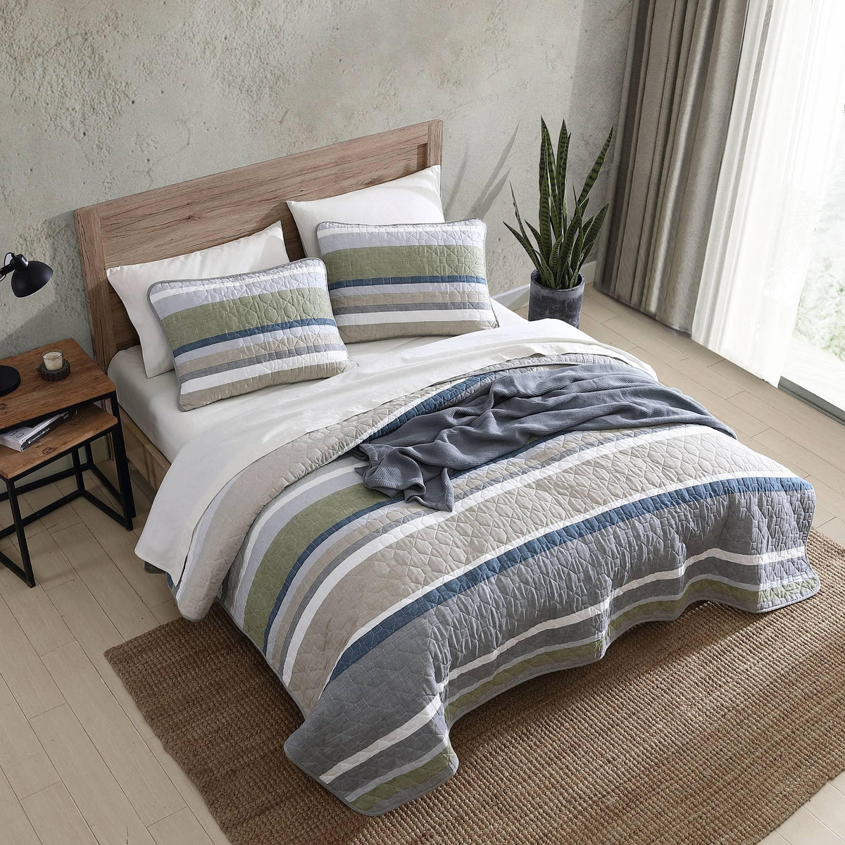 Eddie Bauer - Twin Reversible 100% Cotton Quilt Set with Coordinating Sham
