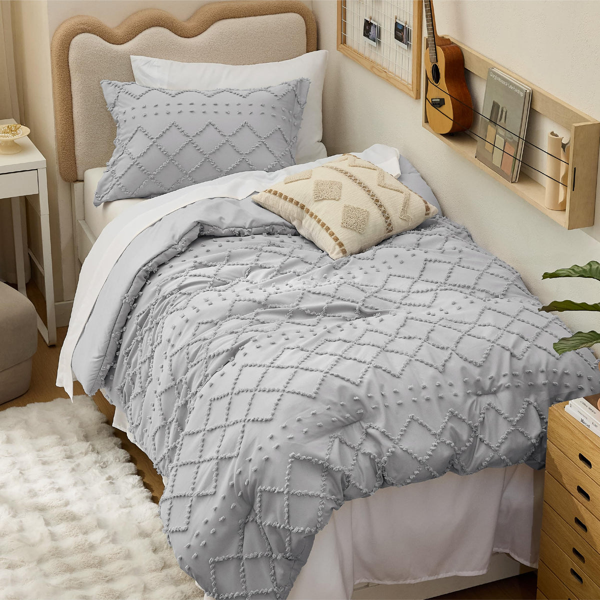 Bedsure Boho Tufted White Twin XL Comforter Set, Farmhouse-Style Bedding