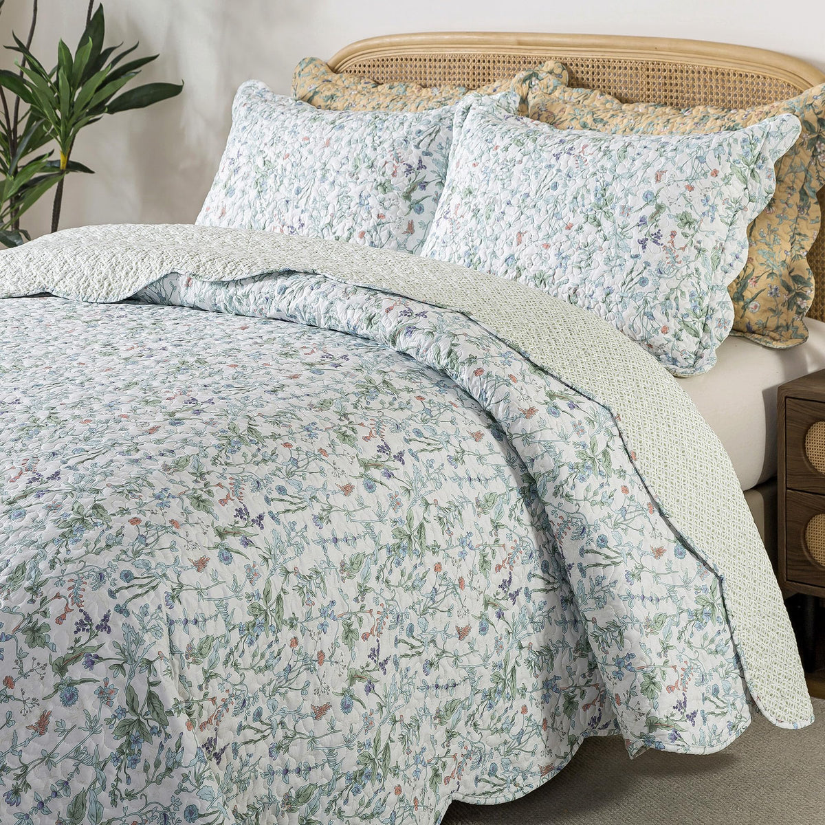 HoneiLife Oversized King Bedspreads 120x120 - Beach Quilt 3 Pieces, Coastal Quilt Sets, California King Quilt, Nautical Bedspreads Ocean Coverlets, Lightweight Bed Cover, Summer Quilts