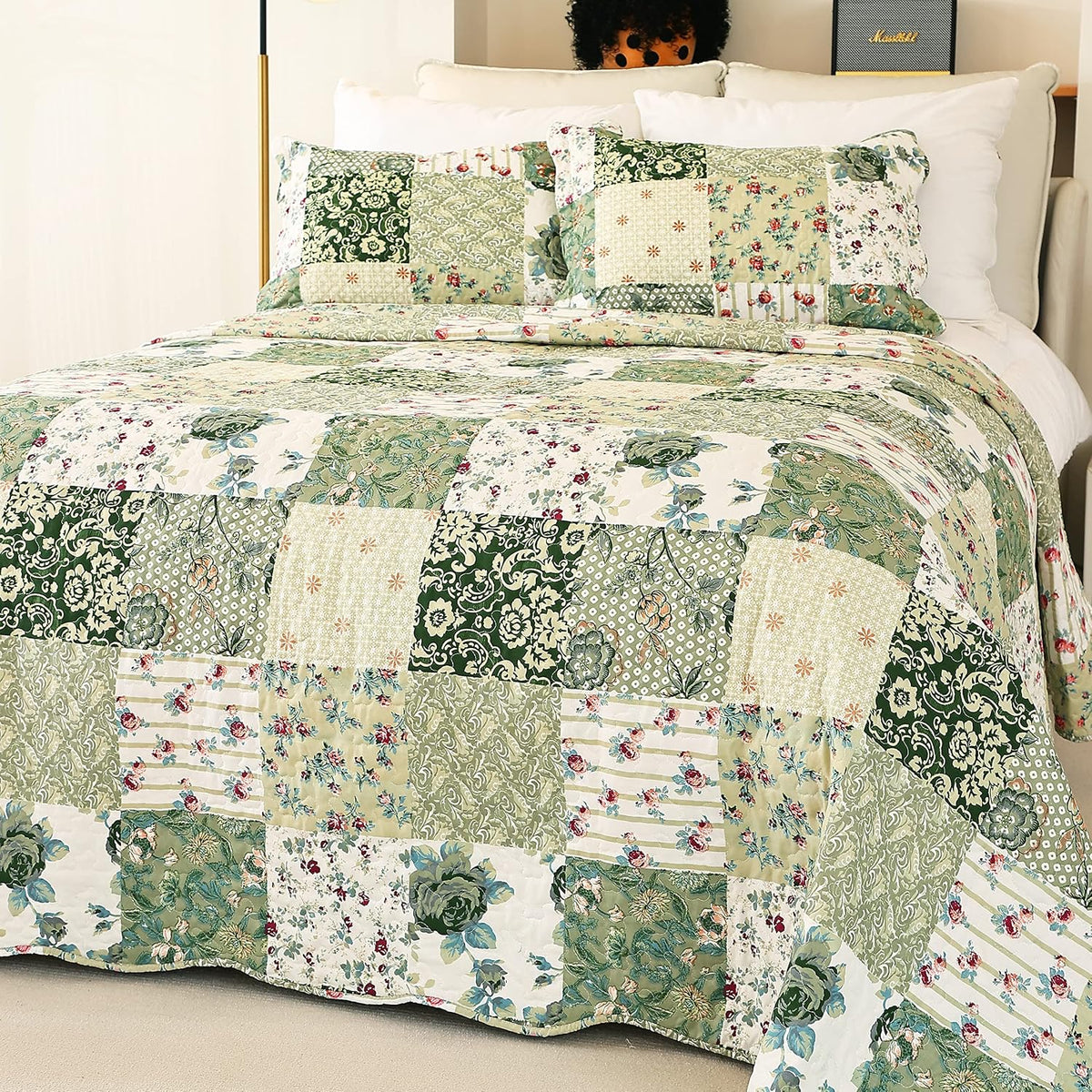 Cmfshape Summer Floral Queen Quilted Bedspread,Romantic Green Quilt Set,Reversible Stitched Bedding Cover All Season,Soft Lightweight Coverlet with Pillow Cases (Green&White, Queen90 x90)