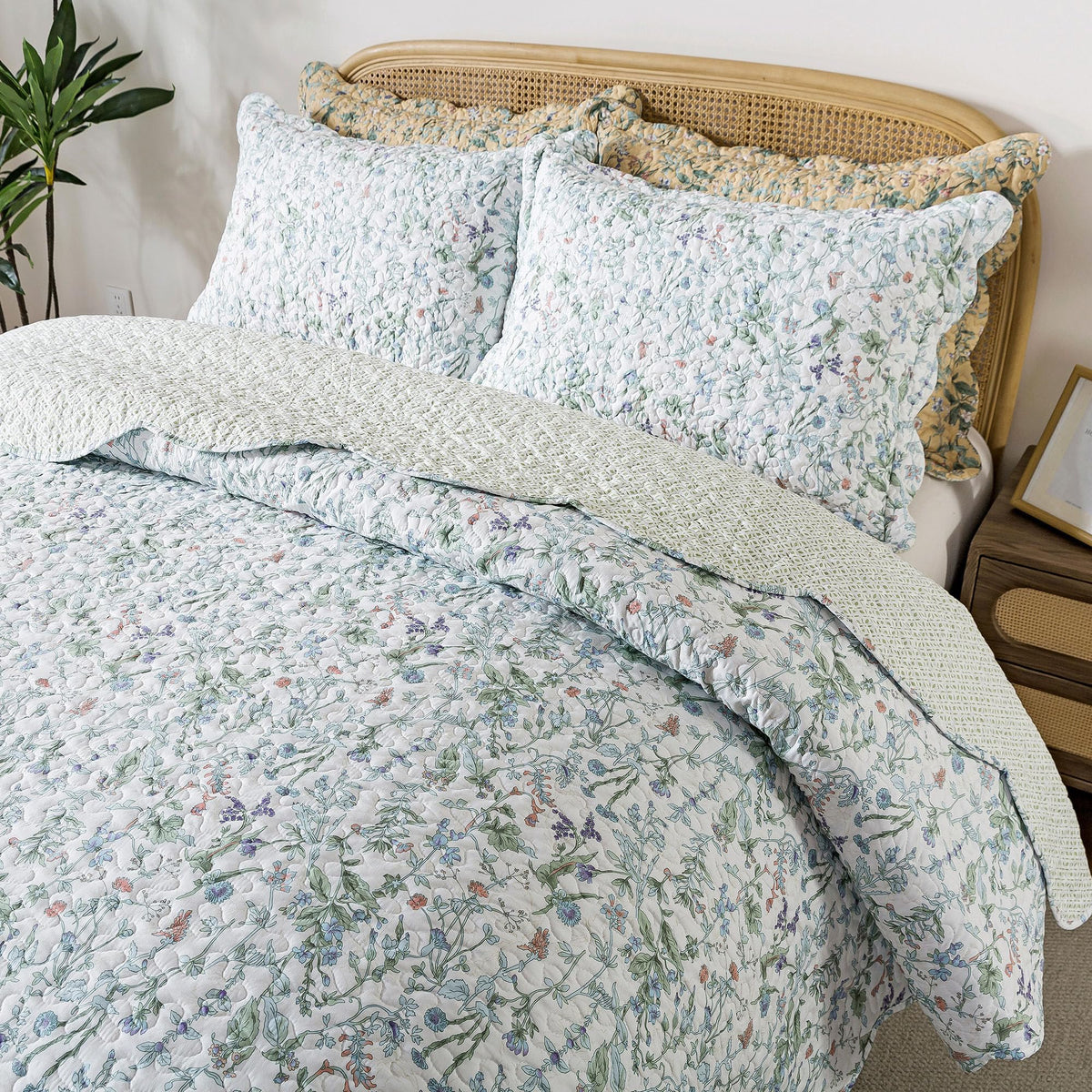 HoneiLife Oversized King Bedspreads 120x120 - Beach Quilt 3 Pieces, Coastal Quilt Sets, California King Quilt, Nautical Bedspreads Ocean Coverlets, Lightweight Bed Cover, Summer Quilts