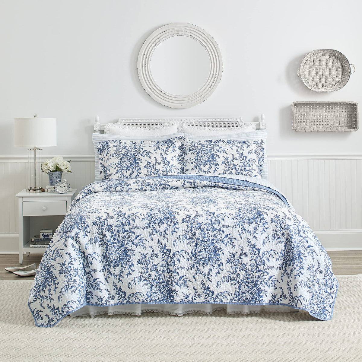 Laura Ashley - Queen Cotton Quilt with Shams, Reversible 3-Piece Bedding