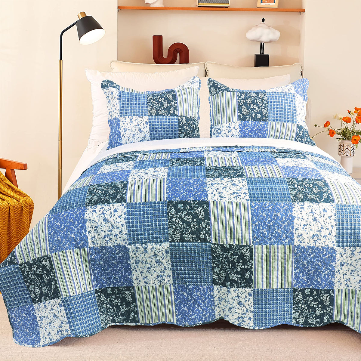 Cmfshape Summer Floral Queen Quilted Bedspread,Romantic Green Quilt Set,Reversible Stitched Bedding Cover All Season,Soft Lightweight Coverlet with Pillow Cases (Green&White, Queen90 x90)